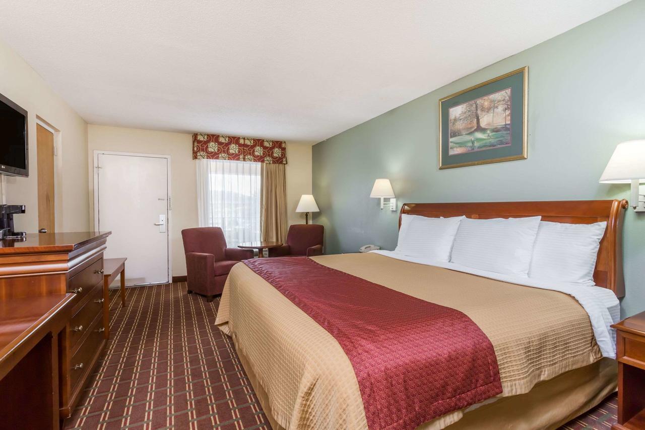 Days Inn By Wyndham Orangeburg Zewnętrze zdjęcie