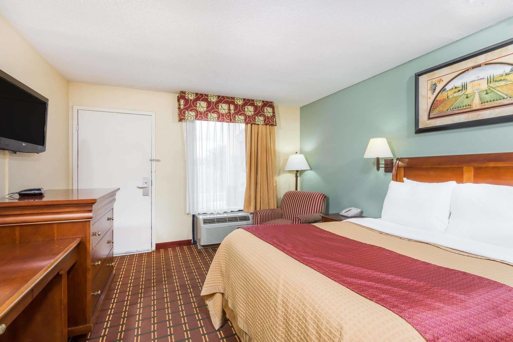 Days Inn By Wyndham Orangeburg Zewnętrze zdjęcie